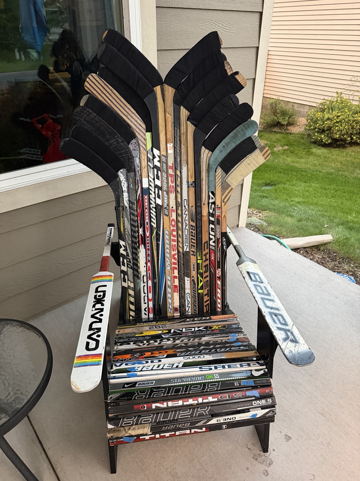Front view of the hockey stick chair